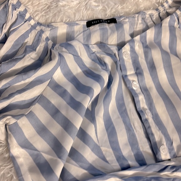Suzy Shier Blue and White stripes button down crop top - Picture 3 of 3